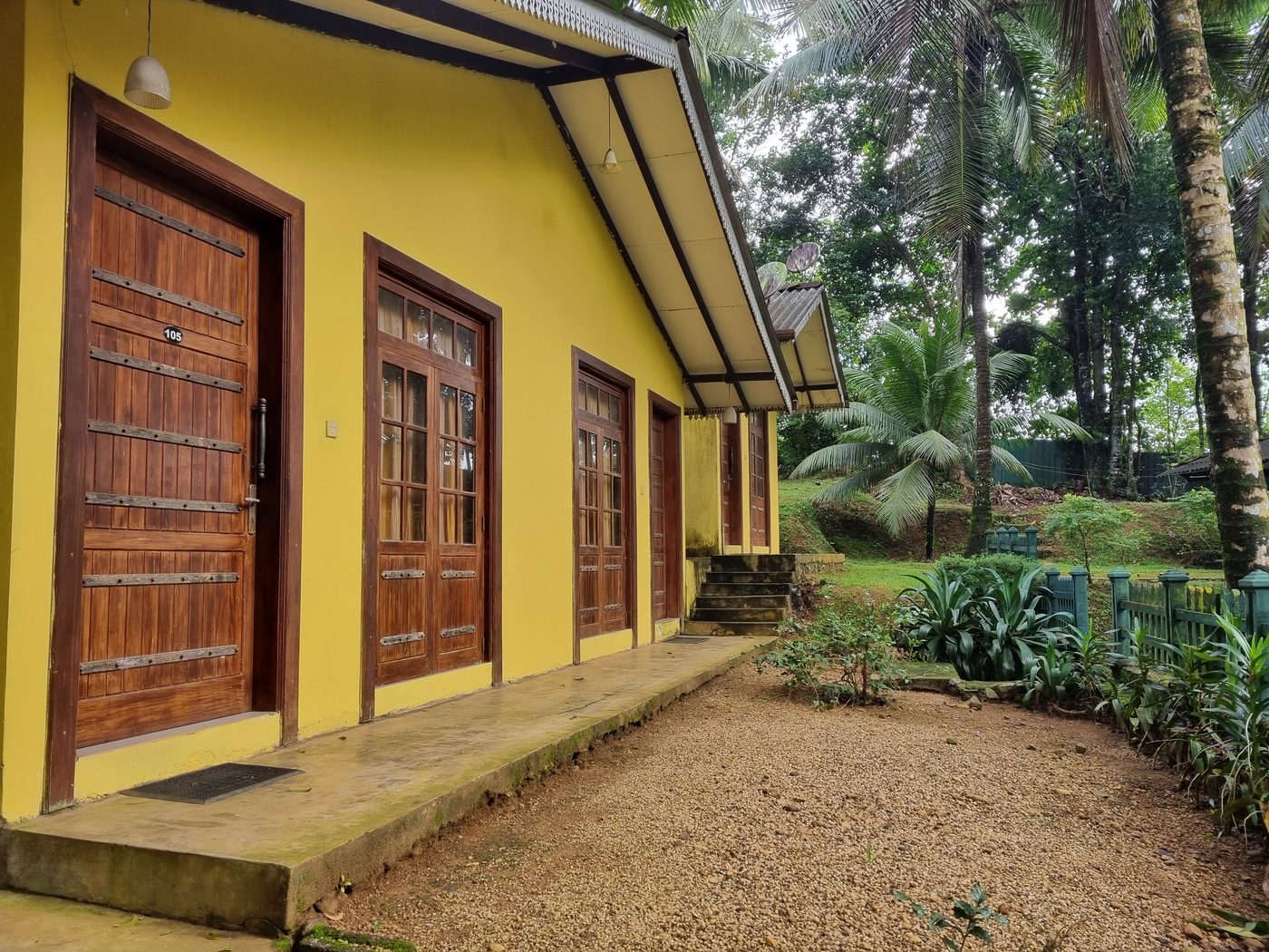 The guest wing exterior as you arrive at the resort