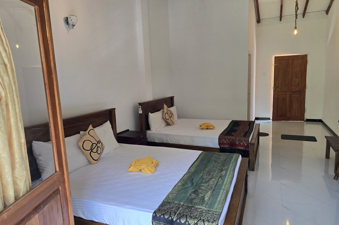 Renovated room opening onto the garden